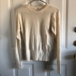 Off white cashmere sweater from Uniqlo